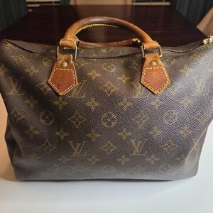Vintage Louis Vuitton Speedy (Shows Wear)